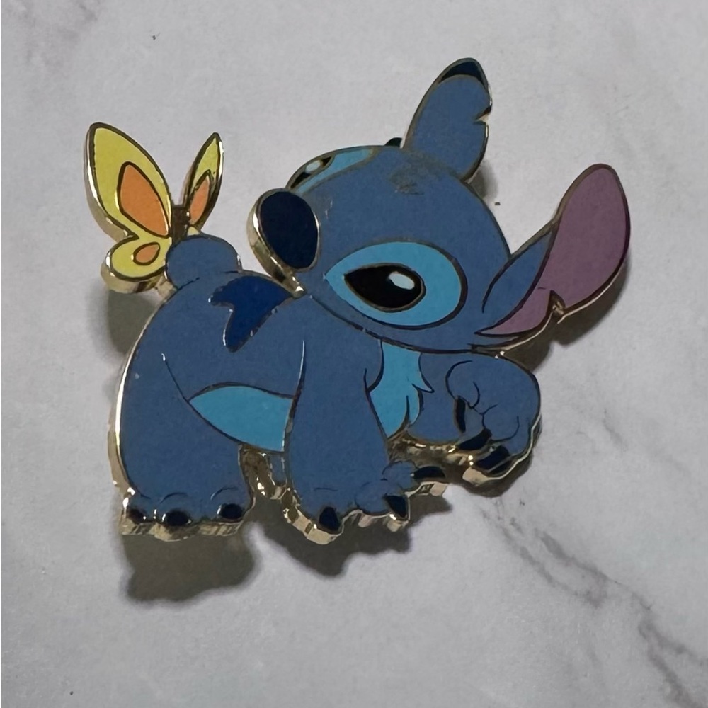 Stitch Butterfly Bambi Pose Disney Auction Pin RARE